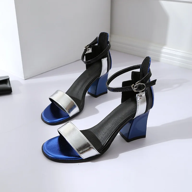 

2019 Summer New Style with Women's Sandals Thick with Open Toe Word Buckle Women's Shoes Wild Color Matching High Heel Sandals