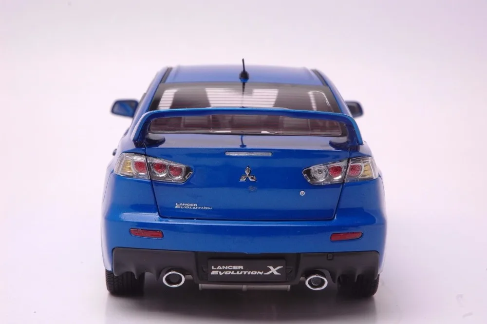Mitsubishi Lancer Evo10-bbs car model in scale 118 (3)