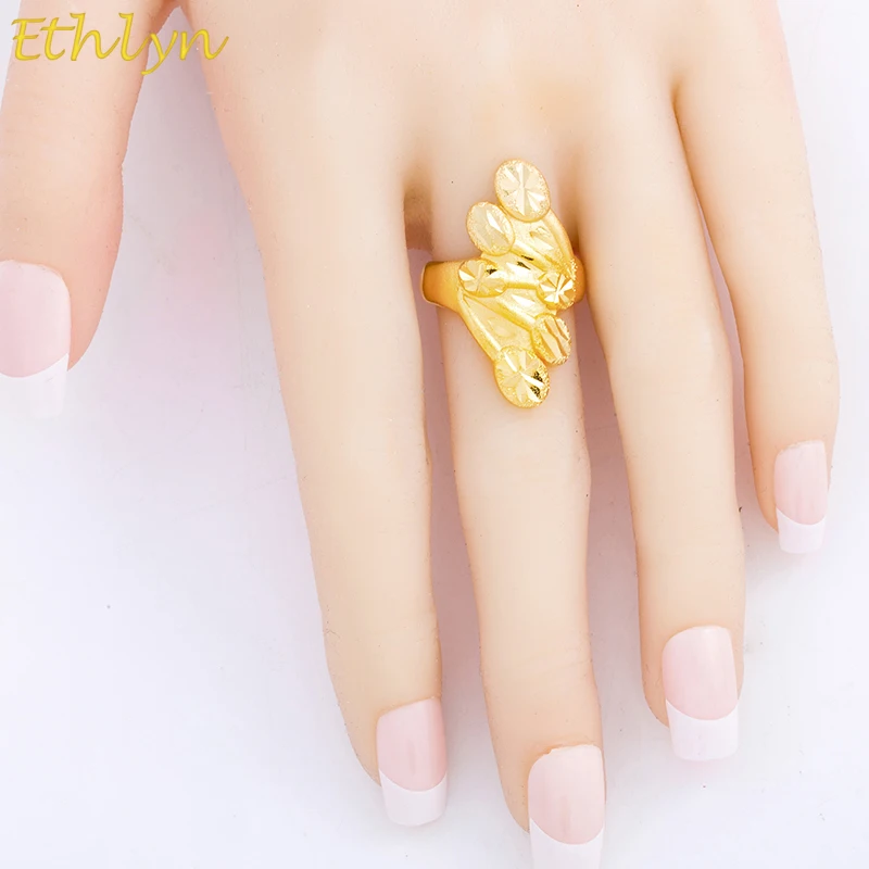 

Ethlyn Health Brass Material Adjustable Size Wedding Gold Color Ring for Women Ethiopian/Somali/Kuwait/ Fashion Jewelry R56