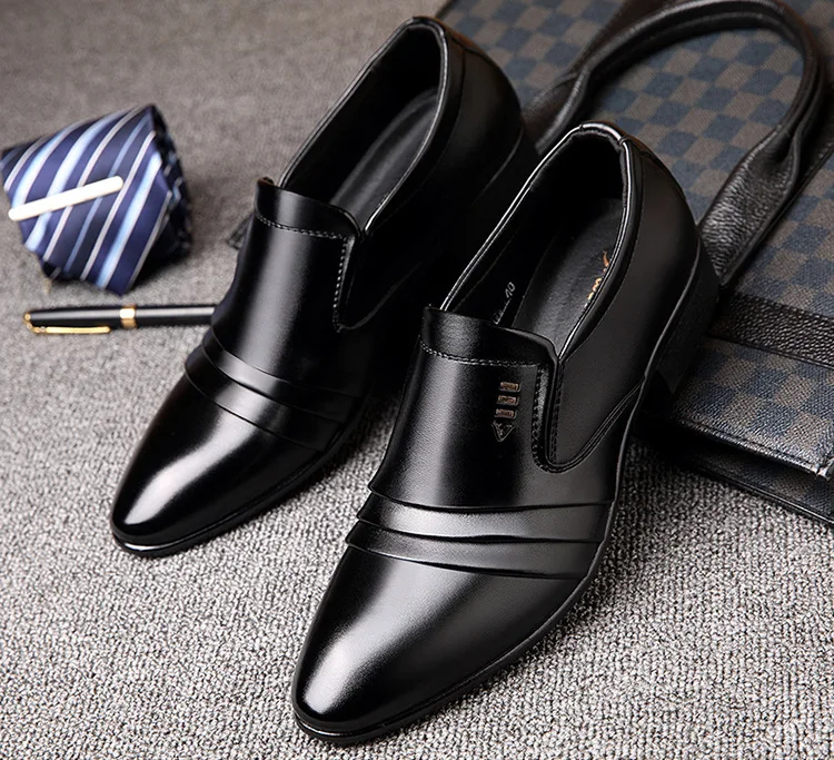 Брендовые Мужские модельные лоферы из искусственной кожи в деловом стиле; черные туфли с острым носком; Туфли-оксфорды; дышащая официальная Свадебная обувь; jkm89