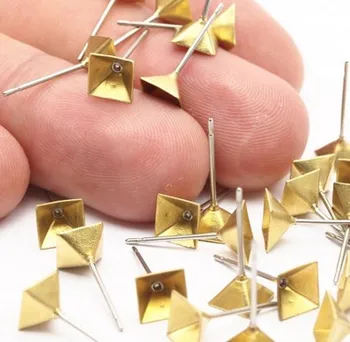 

50 Stainless Steel Earring Posts with Raw brass 6x6 mm 1250