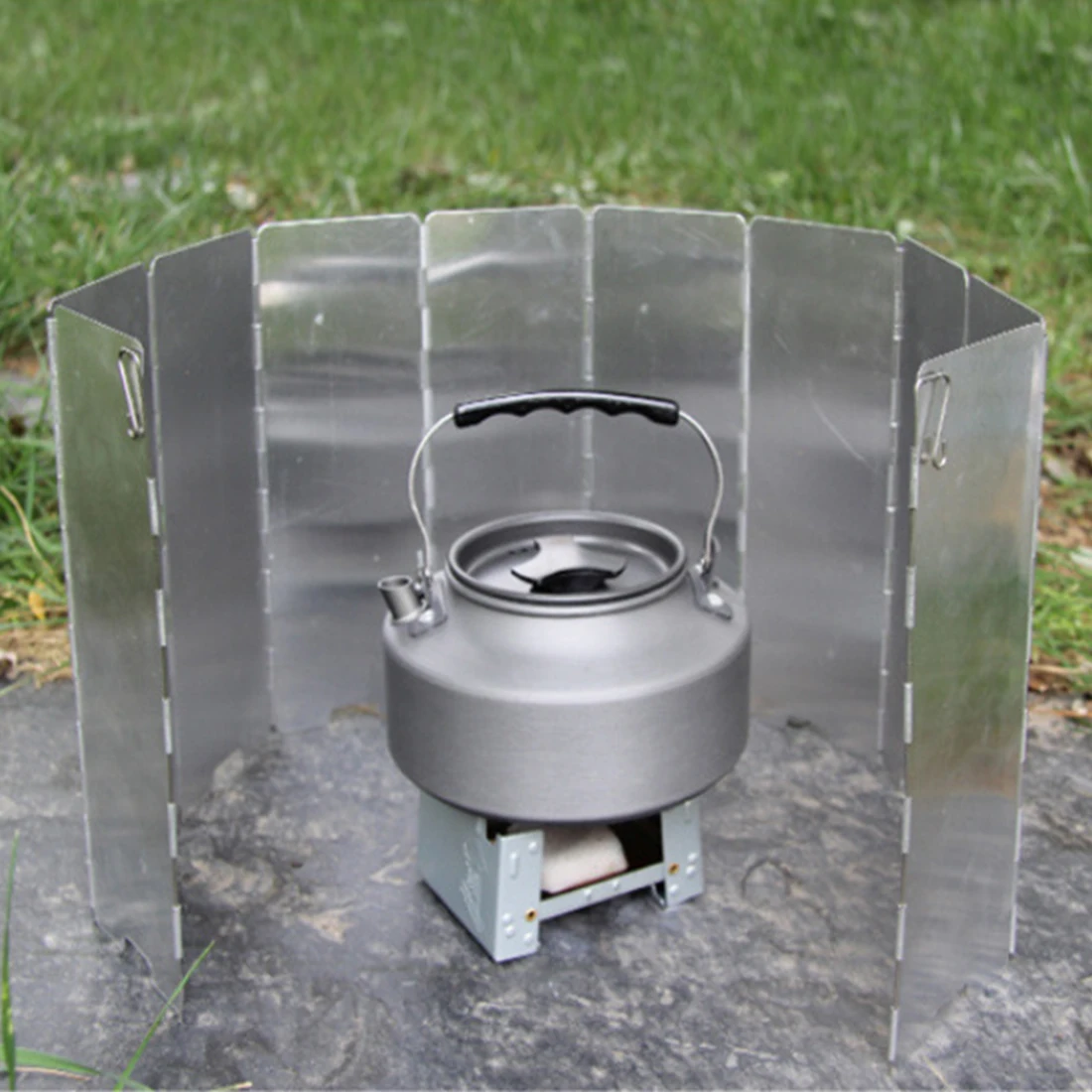 

Hot Selling 10 plates Aluminum Fold Camping Cooker Gas Stove Wind Shield Screen Foldable Outdoor Wind Deflector