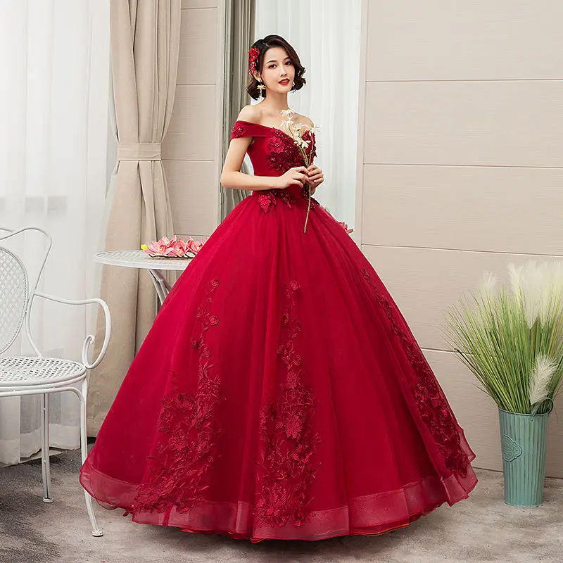 2023 Új Elállás Lá Mellöv Fényűzés csipkével Félfogadás vestidos 15 anos évjárat Quinceañera dresses 4 színek Quinceañera Bor színe