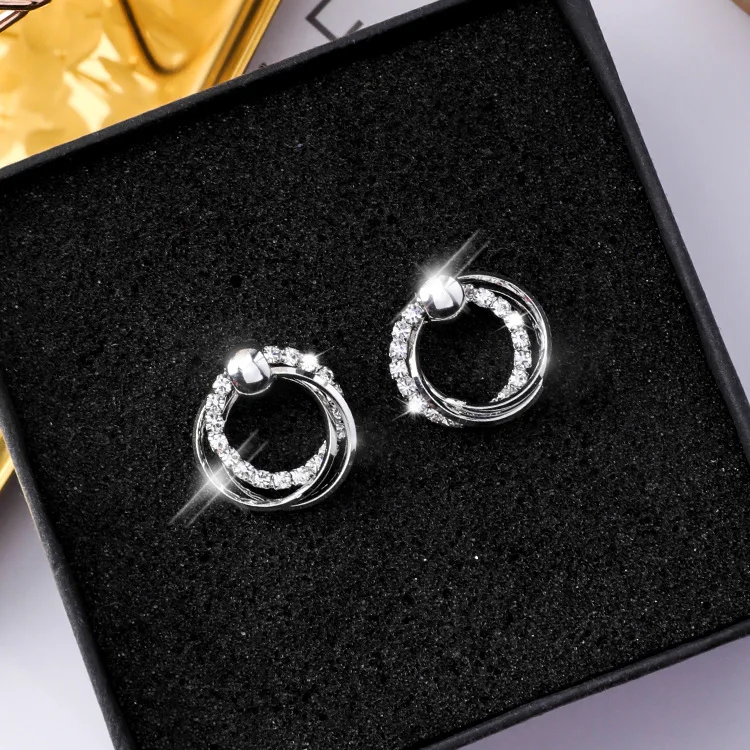 

2018 Popular Simple Shiny Zircon Hollow Circle Stud Earrings Cute Delicate Earings Fashion Jewelry For Women Boucle D'oreille