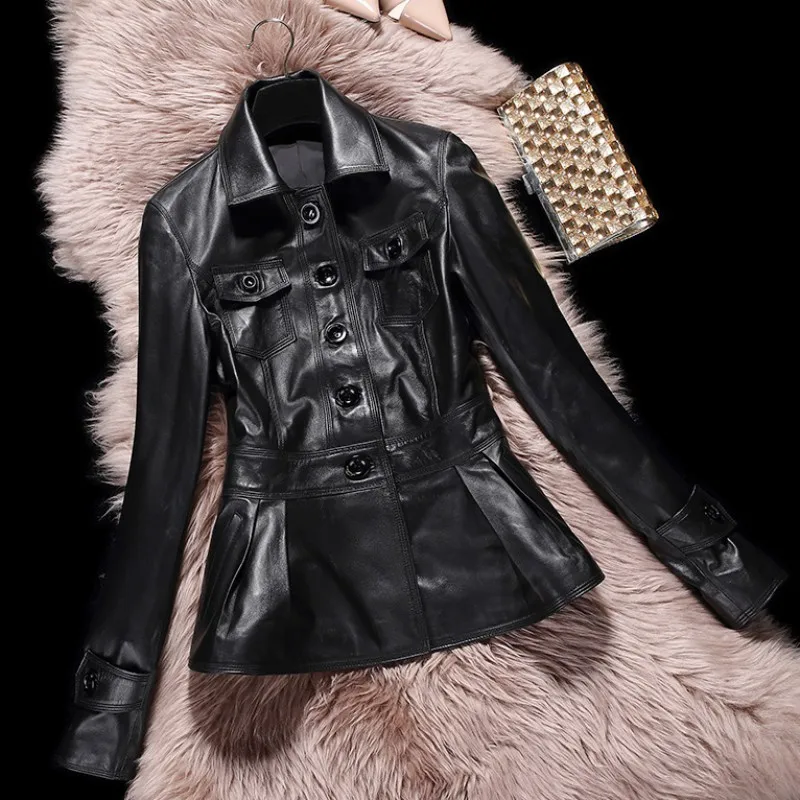 Весенняя женская кожаная куртка, черная овчина, натуральная кожа, мотоциклетная одежда, женская сексуальная тонкая плиссированная куртка на пуговицах