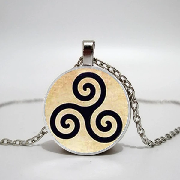 Фабричное ожерелье с изображением волка для подростков Triskele Triskelion Allison