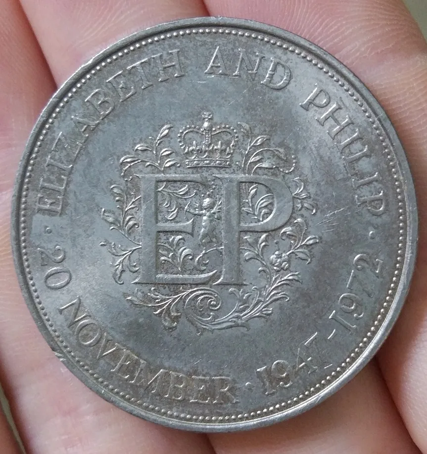 38mm Elizabeth And Philip 1972 (Silver Wedding) Crown Commemorative