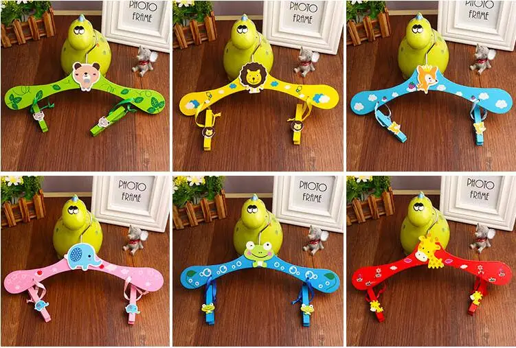 https://ae01.alicdn.com/kf/HTB1bovJkCYH8KJjSspdq6ARgVXaY/1PC-New-Hot-Mixed-Wood-Cute-Animal-Cartoon-Baby-Children-Coat-Clothes-Hooks-Hangers-For-Clothes.jpg