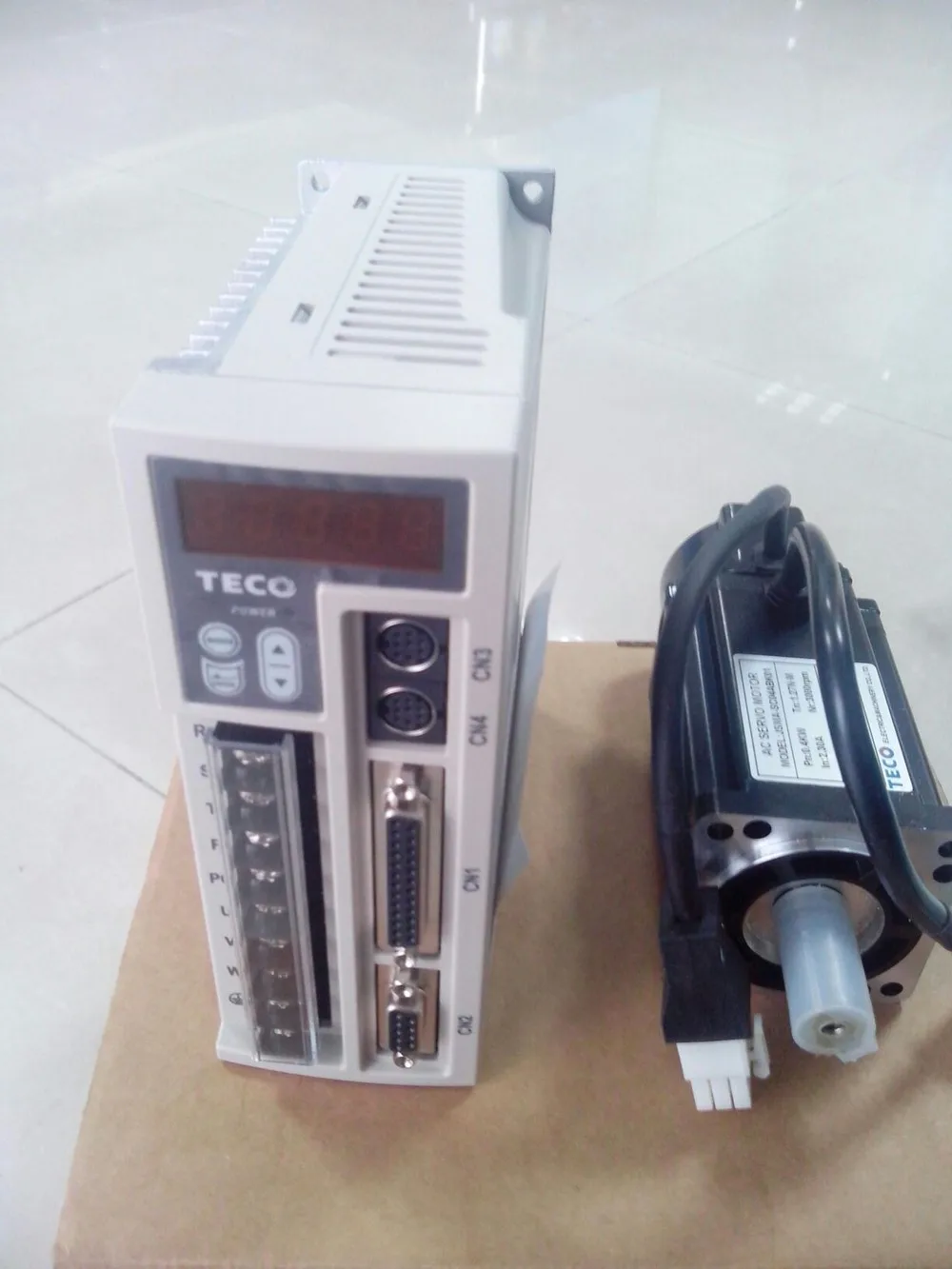 

servo motor JSMA-SC04ABK01 + JSDEP-15A 400W Sets wiring and fittings
