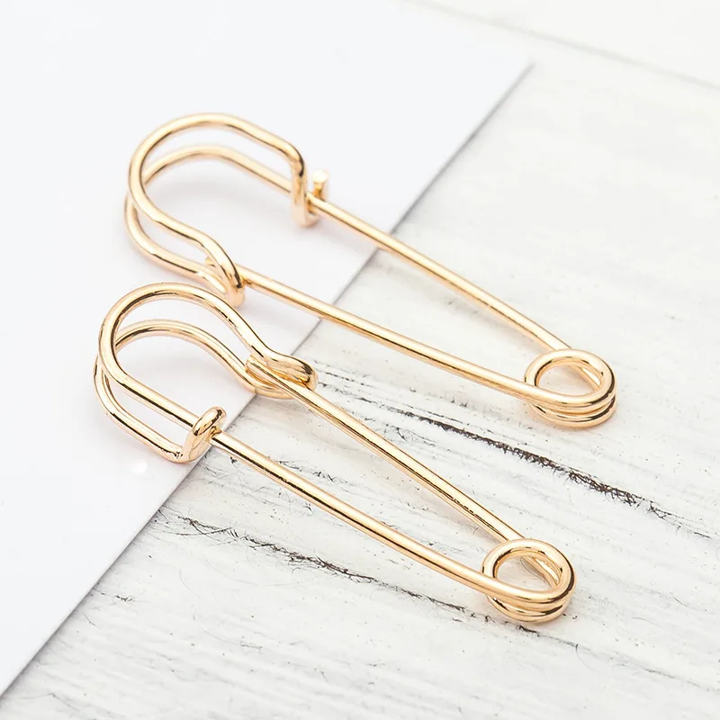 

ZCHLGR 2019 Hot Selling New PUNK Rock Brief Style Gold color Safety Pin Shape paved cz Stud Earring For Women Men delicate daint