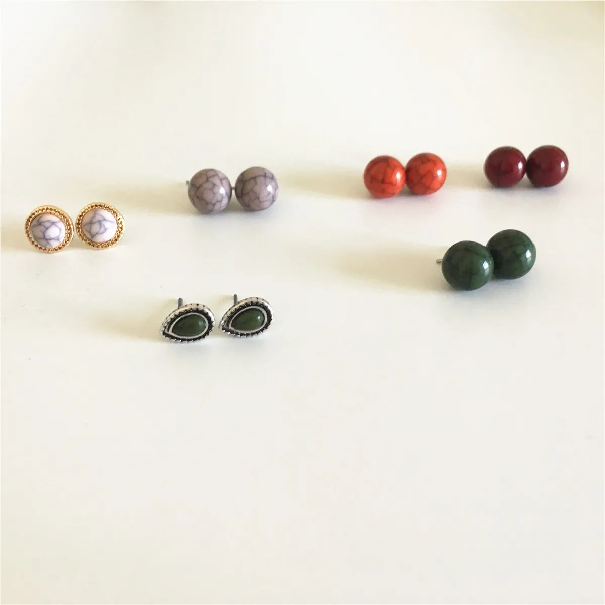 

BOHEMIAN ANTIQUE GOLD AND RHODIUM COLOR PLATING MARBLE GREEN ROSYBROWN RED BALL WATER DROP 6 PAIRS STUD EARRING SETS