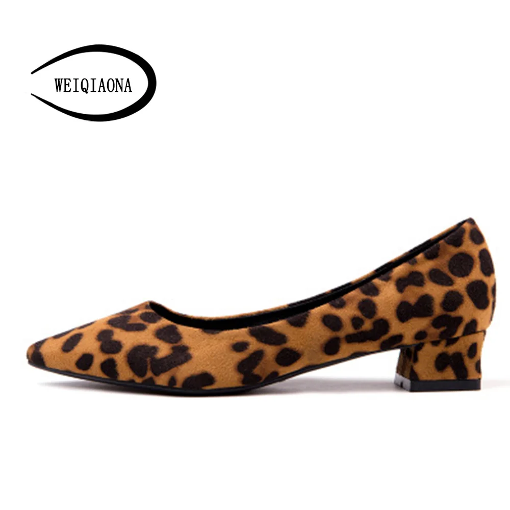 WEIQIAONA/Новинка года; Повседневная пикантная женская обувь леопардовой расцветки; удобные модельные туфли-лодочки на высоком каблуке 3 см и 5 см с острым носком; Рабочая обувь