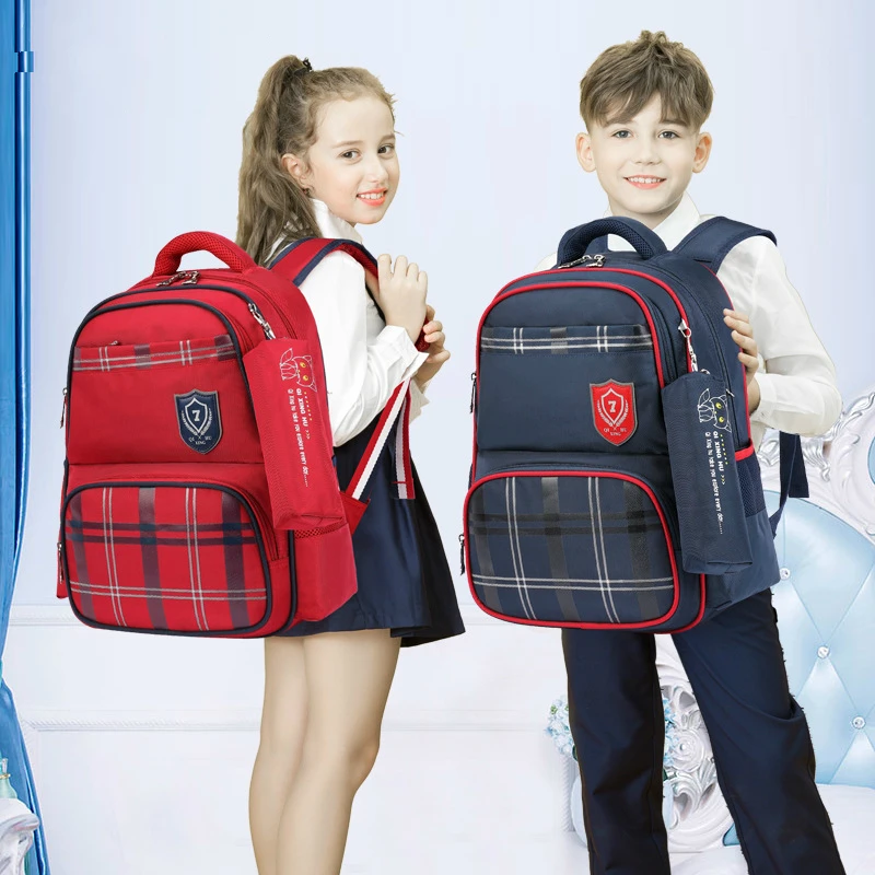 рюкзак для первоклассника. модные рюкзаки для первоклассника. School backpack. школьник с рюкзаком. портфель для первоклассницы.