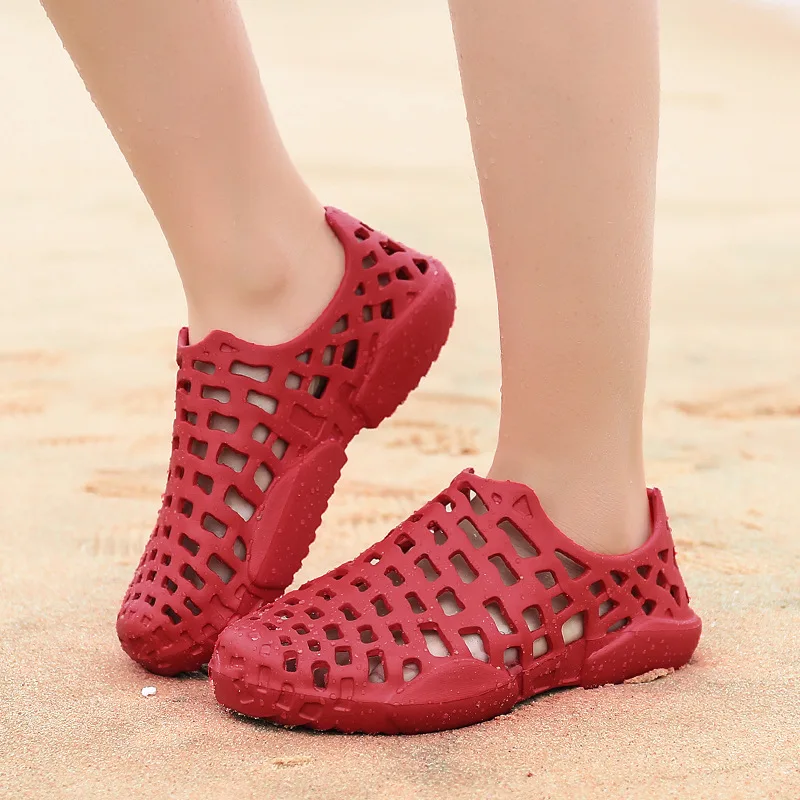 

2019 Summer Water Shoes Men Quick Drying Beach Slippers Hollow Out Breathable Flip Flops Casual Shoes Men Slip-on Flats Sandals