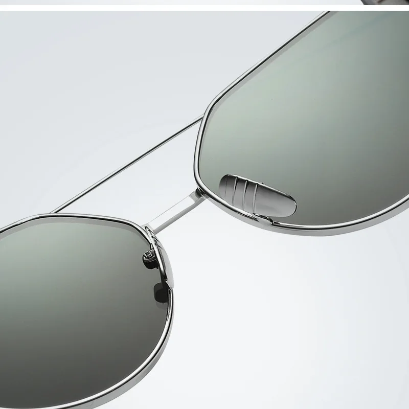 3811162050_1986479287