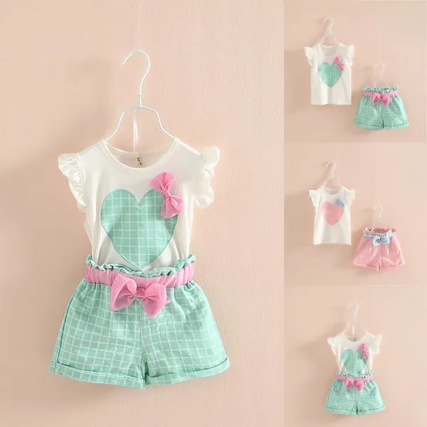 

Baby Kids Girls Sleeveless Heart Bow Tops T-Shirt+Plaid Shorts Outfits Children Sets