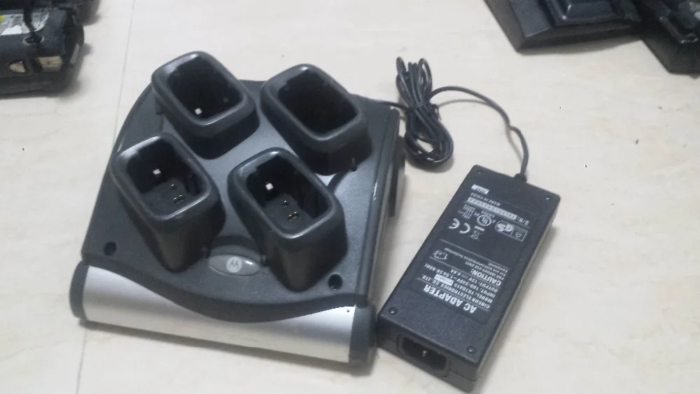 

4-Slot Battery Charger for Symbol Motorola MC9060 MC9090 MC9190 used