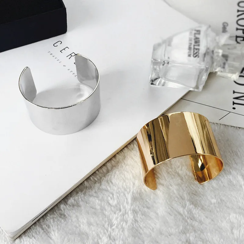 

The minimalist cool smooth round metal bracelet jewelry vogue of new fund of 2017 girls gold and silver bracelet EW8