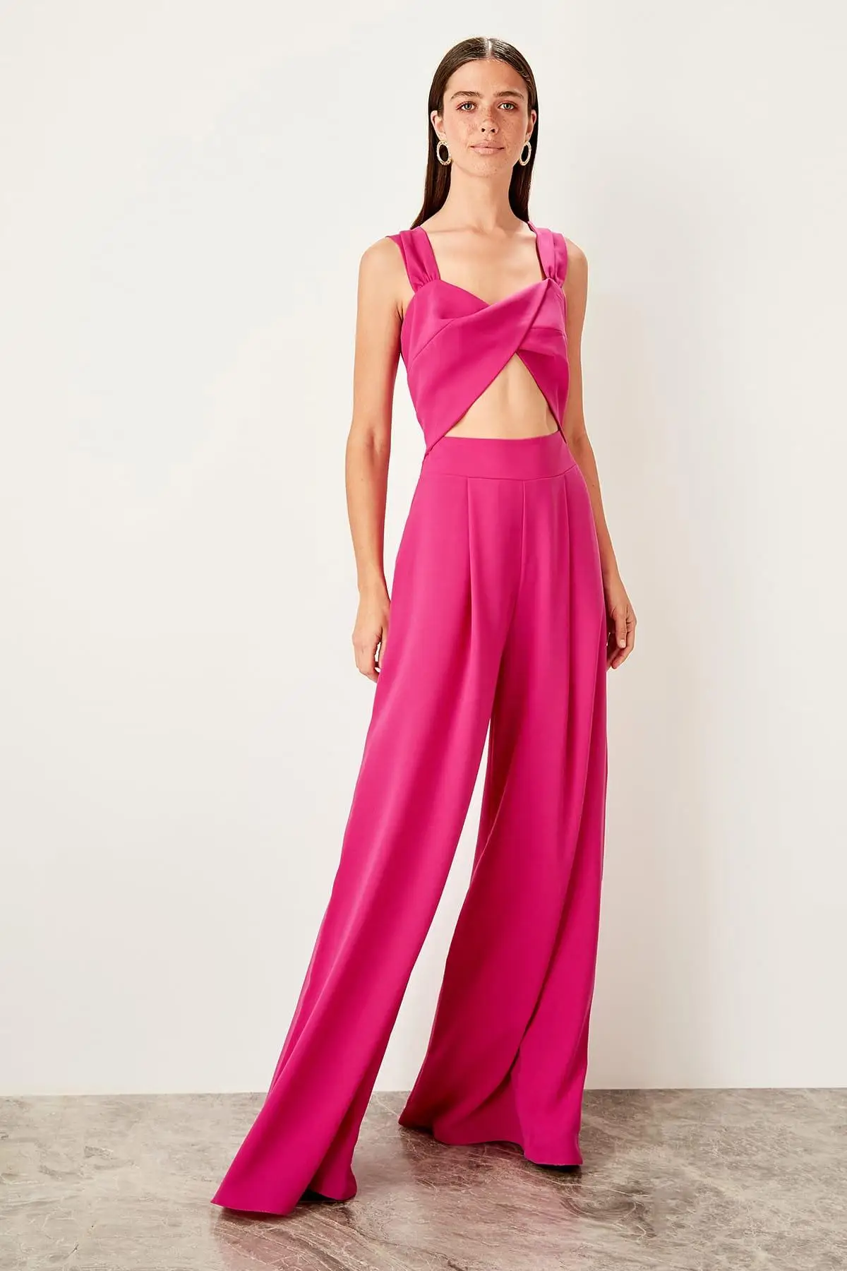 

Trendyol Fuchsia Waist Low-Cut Jumpsuit TPRSS19FZ0455