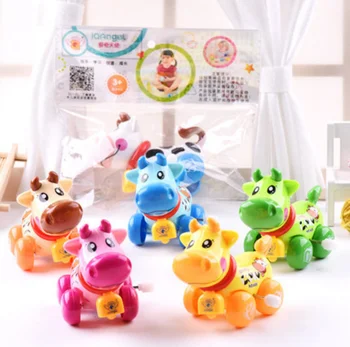 

1 Pcs Cute wind up toy funny baby Zoo, Baby cow design Running Clockwork Spring Toy newborn baby clockwork toy