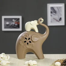 Перемещение фарфоровый слон отца и ребенка Скульптура выдалбливают керамики орнамент ремесло подарок для отца, матери и Room Decor