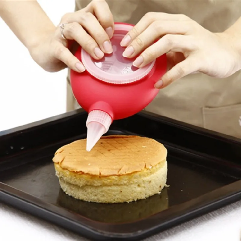 

Cake Decorating Nozzles New Design Colorful Silicone Macaron Pen With 6 Nozzles 16.5*11*6CM Silicone Cream Pot