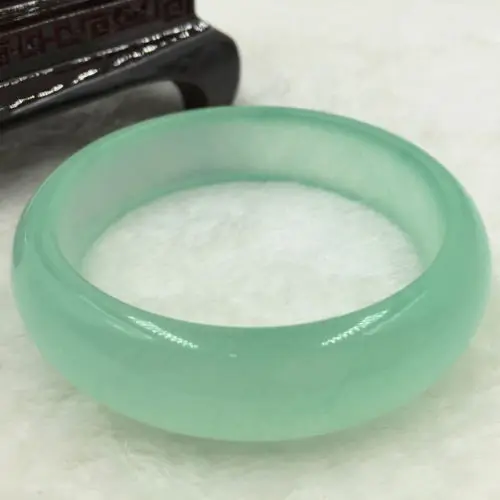 

2463 VINTAGE FASHION BEAUTIFUL CHINA EMERALD GREEN JADE GEMS BANGLE BRACELET