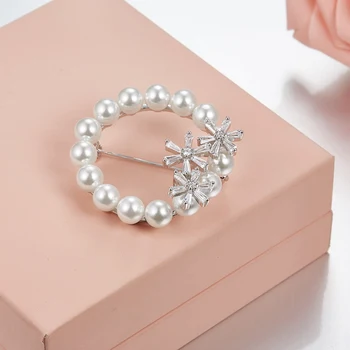 

Fashion Round Pearl Snowflake Flower 925 Sterling Silver Brooch Snow Garland Brooch Pin Beads Hair H E Women Wedding Jewelry