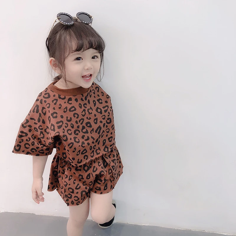 

Summer New Kids Fashion Girls Clothing Set 2pcs T-shirt+pants suits for Girls Clothes leopard design Children Clothing set TZ650