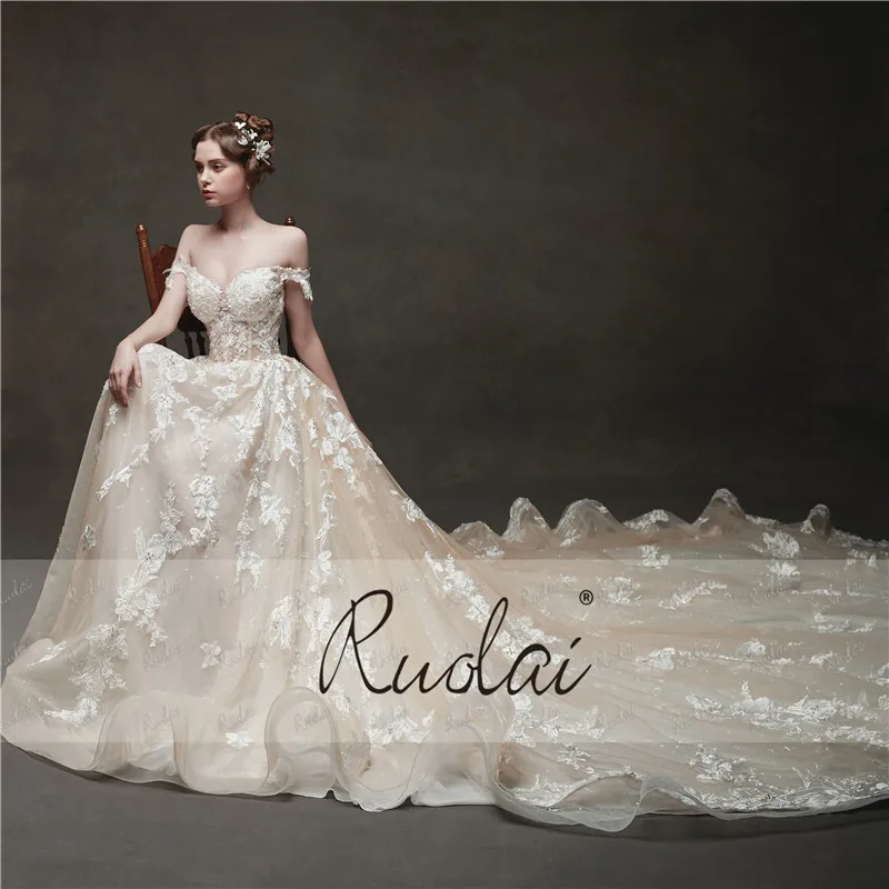 Роскошная свадебная одежда длинное свадебное платье с открытыми плечами Аппликация с кристаллами вышитый бисером кружева для невесты платье Vestido de Noiva RW26