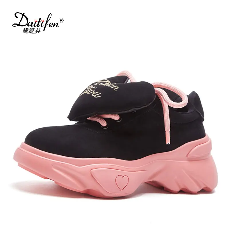 

Daitifen New Comfort Flat Platform Casual Shoes Lace Up Genuine Leather Sneakers Fashion Women Heart-Shaped Flats Tenis Feminino