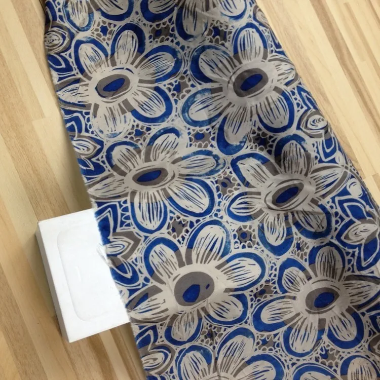

100% Silk fabric Habotai color:as pictures,width:112cm,thickness:8--10mm,sell by 3m,#k10