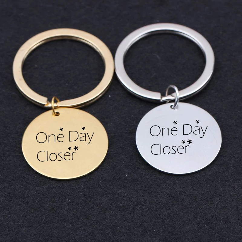 Engraved One Day Closer Gift For Good Long Distance Couple Keychain Hand Stamped Men Women Fashion Jewelry Key Pendant | Украшения и