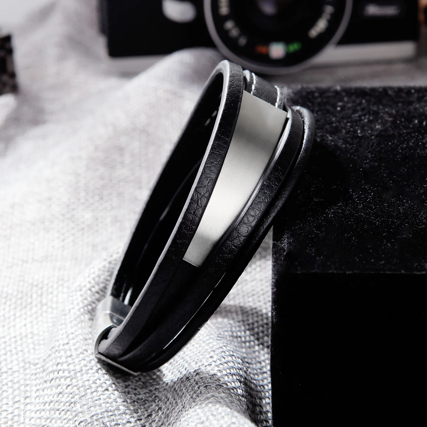 

Trendy Hand-woven Multi-layer Men's Leather Bracelet