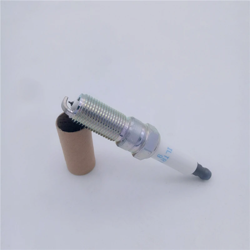 

HOT 4PCS IRIDIUM Platinum sparking plug ILTR7E9 high quality Spark Plugs ignition plug FOR