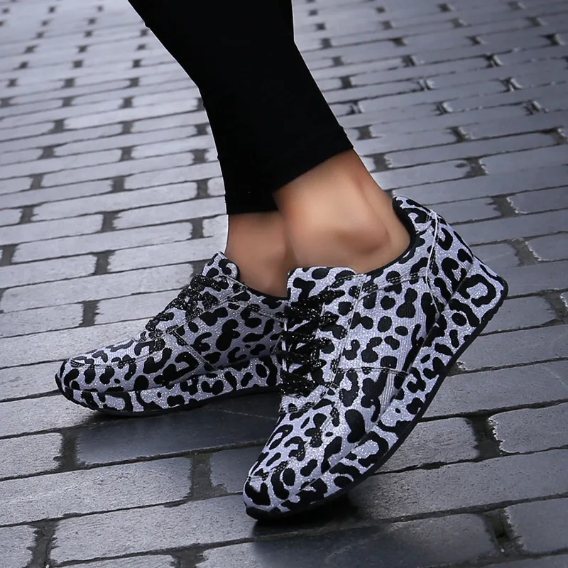 Fujin/большой размер 41; Модные Повседневные кроссовки с леопардовым принтом; обувь для девочек на толстой подошве, визуально увеличивающая рост