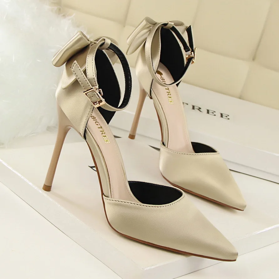 Korean Women Pumps Sweet Women Shoes Stiletto High Heel Shoes Ladies Shallow Scarpe Donna Back Bow Bride Shoes Plus Size 35-43