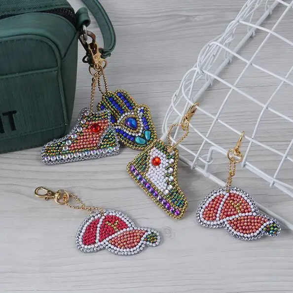 

5Pcs DIY Full Diamond Painting Shoes Hat Hand Key Chain Keyring keychain on the Bag for Women Girls Female Hanging Pendant Drop