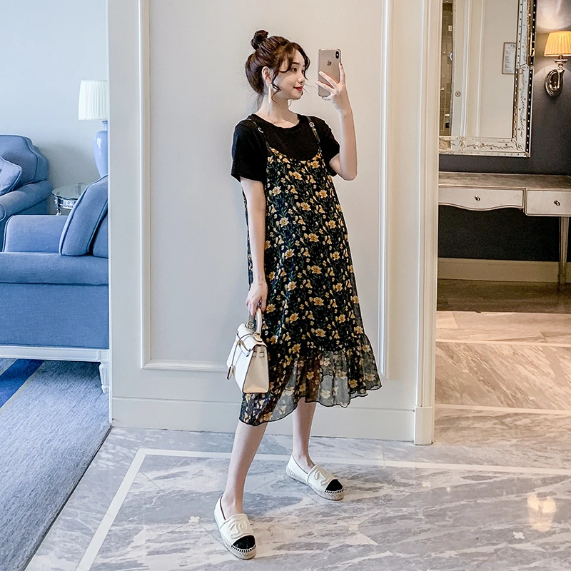 

Maternity dress summer new 2019 Korean short-sleeved T-shirt floral chiffon strap dress pregnant women two-piece suit