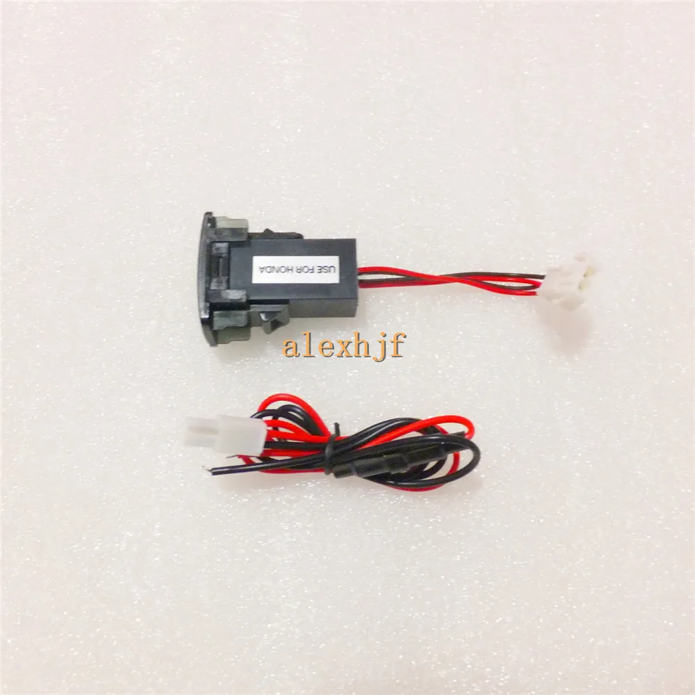 

5V 2.1A Dual USB Car Charger With Fuse Case for HONDA Series, 43mm X 25mm, USB Car Charging Kit for Mobile Devices, Phone etc