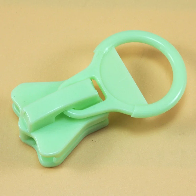 Curseur-Gros-De-Fermeture-Herramienta-Para-Abrir-Candado-5-pz-Meetee-20-Cerchio-di-Plastica-Zipper (2)