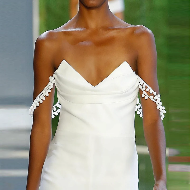 Max Spri 2019 New Sexy V Neckline Backless Off Shoulder Jumpsuit Summer Outfit Runway With Skinny Pants Max Spri 2019 New Sexy V Neckline Backless Off Shoulder Jumpsuit Summer Outfit Runway With Skinny Pants