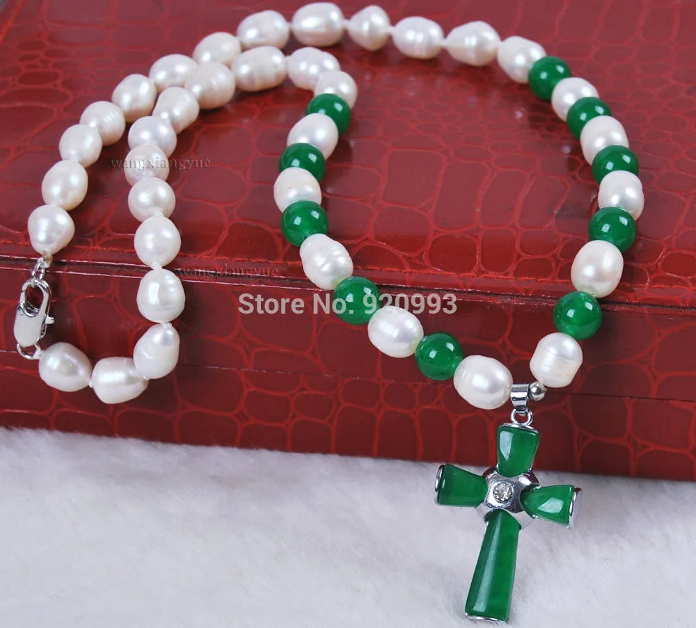 

free P&P*******Rice White Akoya Cultured Pearl/Green Jade Cross pendant(25X35MM) necklace A158