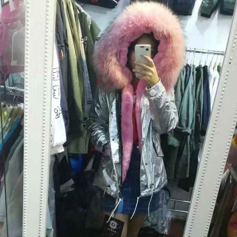 Приятный розовый Меховые пальто зимняя кожаная куртка серебро пальто женские верхняя одежда из меха енота с капюшоном/длинная парка