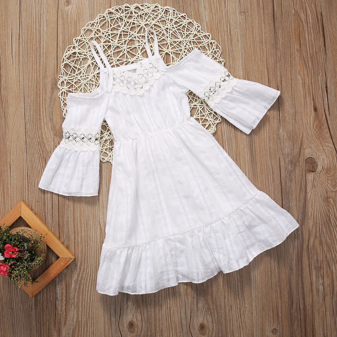 

2-7Y Hollow Lace Flower Girl Princess Dress Strapless Strap Speaker Flare Sleeve Kid Beach Child Tulle Tutu  Wedding Pageant