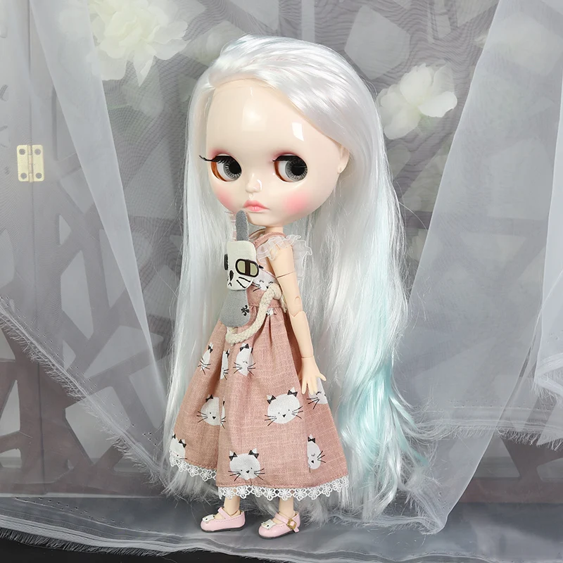 Neo Blythe Doll with Multi-Color Hair, White Skin, Shiny Pouty Face & Custom Jointed Body 4