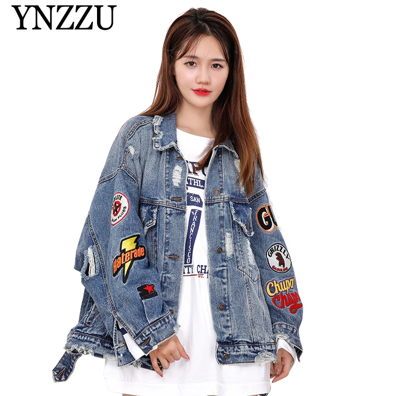 

YNZZU 2019 Autumn embroidery long sleeve denim jacket Frayed appliques oversize women jeans coat Causal chic outwear YO819