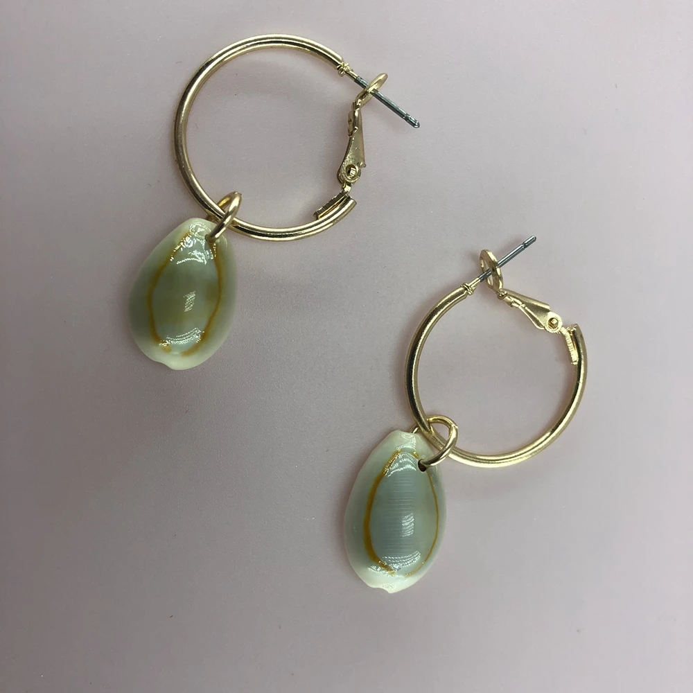 

New Trendy Popular Gold Color Sea SHell Hoop Earrings For Women And Girl Summer Earrings Jewelry For Girl