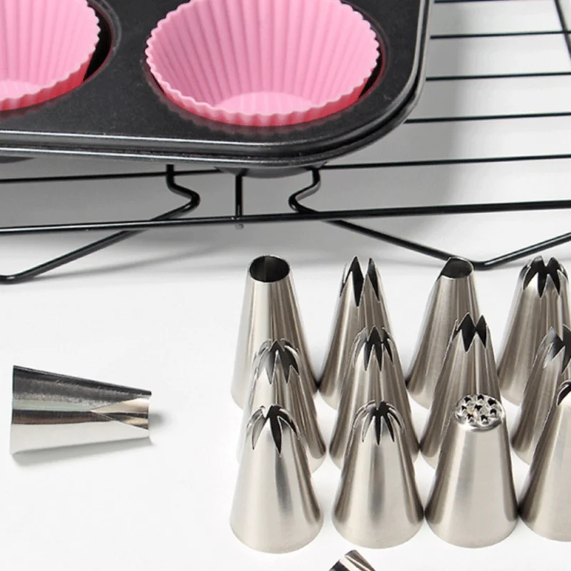 

24Pcs Cake Decorating Tools Stainless Steel Cake Nozzle Cake Tube Set Cream Smoother Pastry Decoration Tools