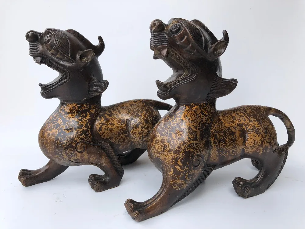 

A pair of gongs and ornaments for Zhaocai Fortune home decoration crafts